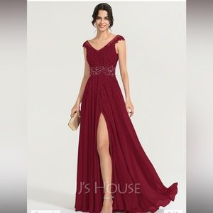 New with tags A line floor length chiffon lace evening dress. Size 10